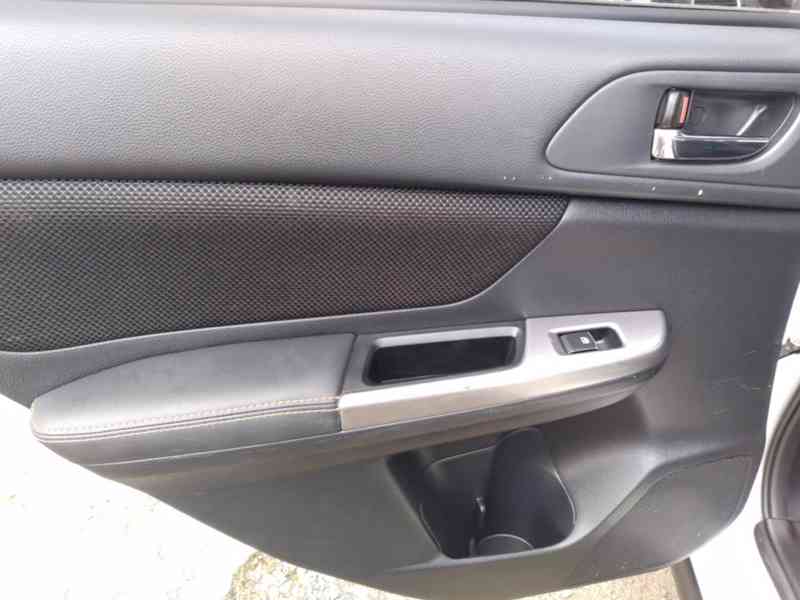 SUBARU XV 2.0 D AWD MANUÁL - foto 31