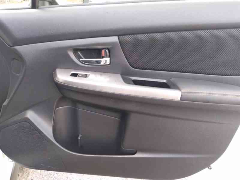 SUBARU XV 2.0 D AWD MANUÁL - foto 33