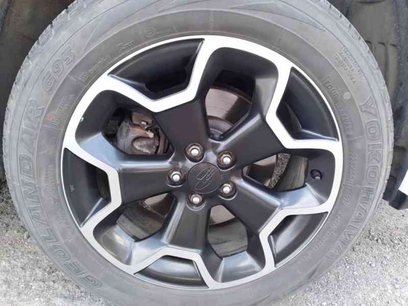 SUBARU XV 2.0 D AWD MANUÁL - foto 34