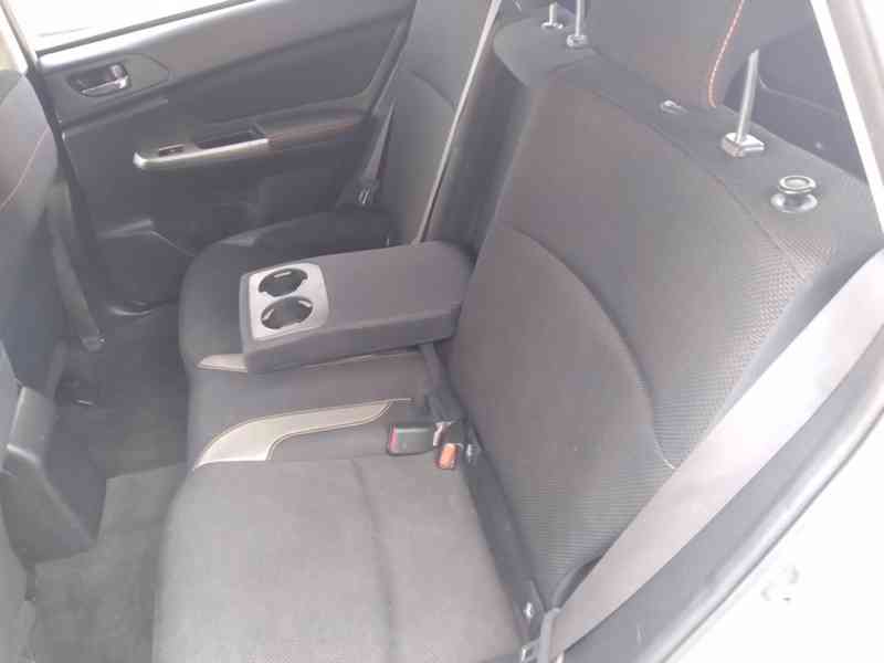 SUBARU XV 2.0 D AWD MANUÁL - foto 13