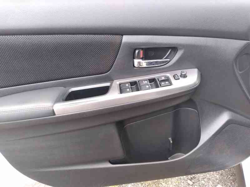 SUBARU XV 2.0 D AWD MANUÁL - foto 30