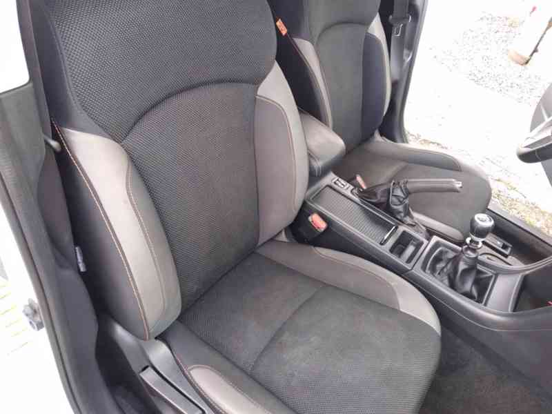 SUBARU XV 2.0 D AWD MANUÁL - foto 12