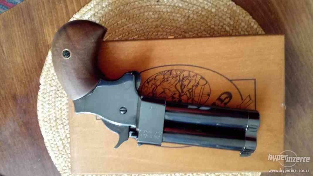 Perkusní Derringer Great Gun cal. 45 černý - foto 1