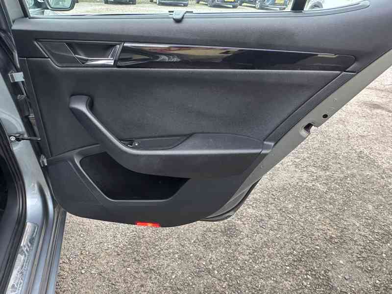 Škoda Superb 2.0 TDI 140kW/L&K/ČR/DPH/1Maj - foto 21