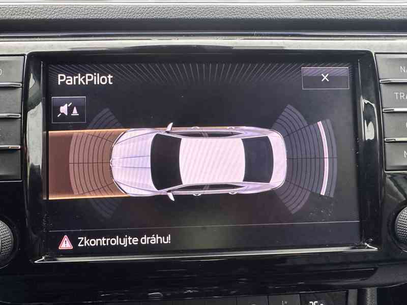 Škoda Superb 2.0 TDI 140kW/L&K/ČR/DPH/1Maj - foto 25