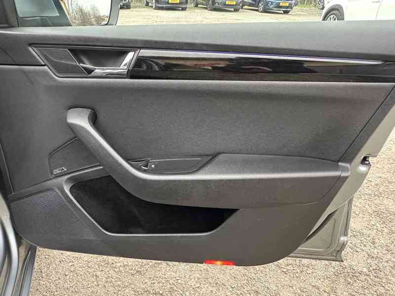Škoda Superb 2.0 TDI 140kW/L&K/ČR/DPH/1Maj - foto 23