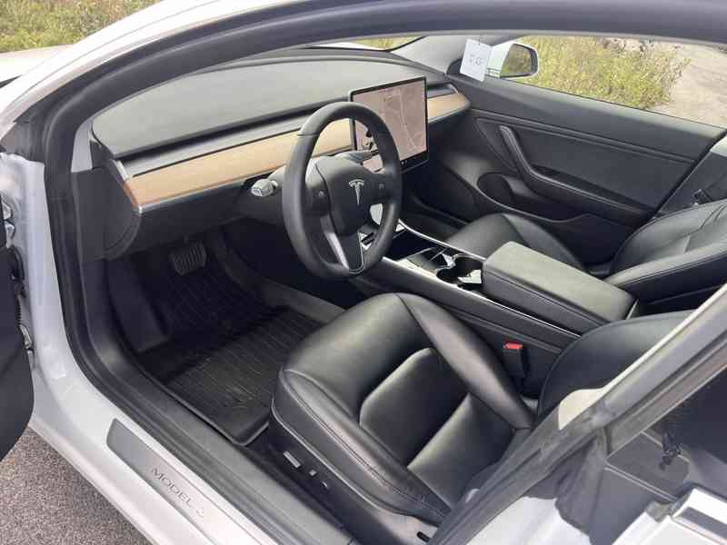 Tesla model 3 Standard Range Plus - foto 2