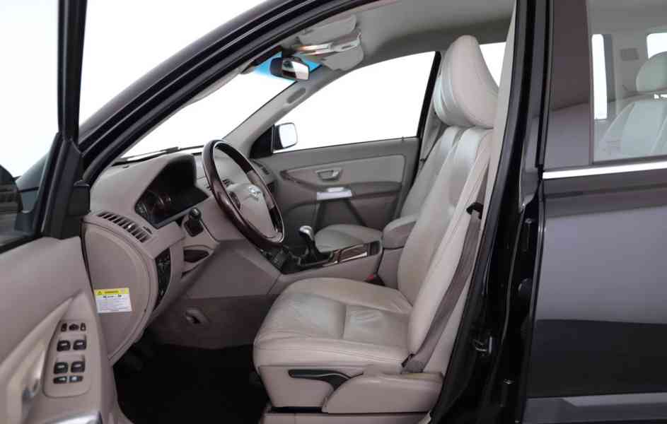 Volvo XC90 2.5T AWD Momentum benzín 154kw - foto 11