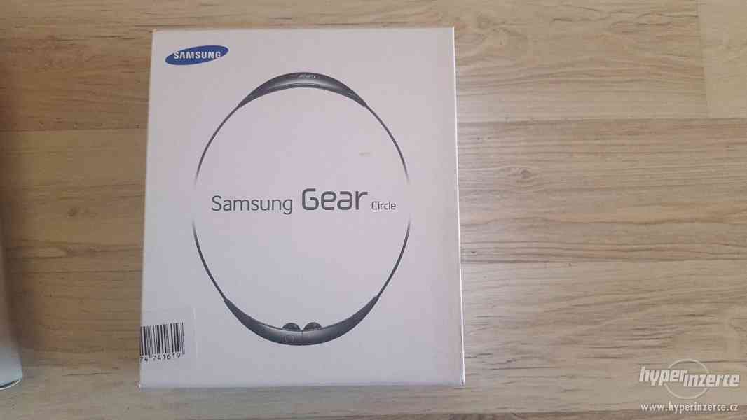 Sluchátka Samsung Gear Circle - foto 1