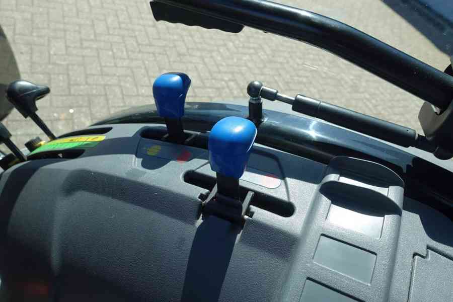 Traktor Deutz Agrokid 230 4wd - foto 11