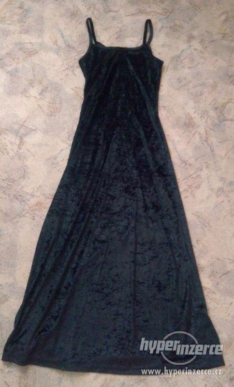 Černé sametové šaty - foto 1