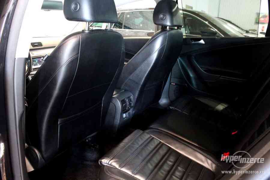 VW Passat B6 2.0 TDI DSG 125kW Exclusive Navi - foto 28