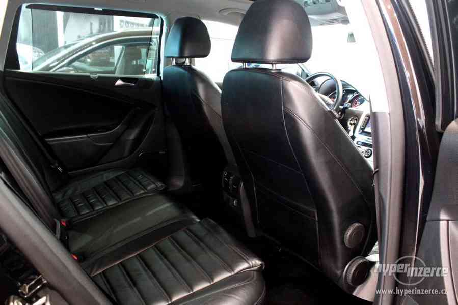 VW Passat B6 2.0 TDI DSG 125kW Exclusive Navi - foto 33