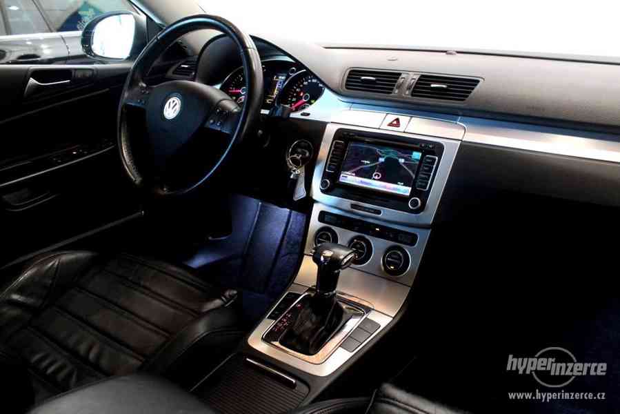 VW Passat B6 2.0 TDI DSG 125kW Exclusive Navi - foto 35