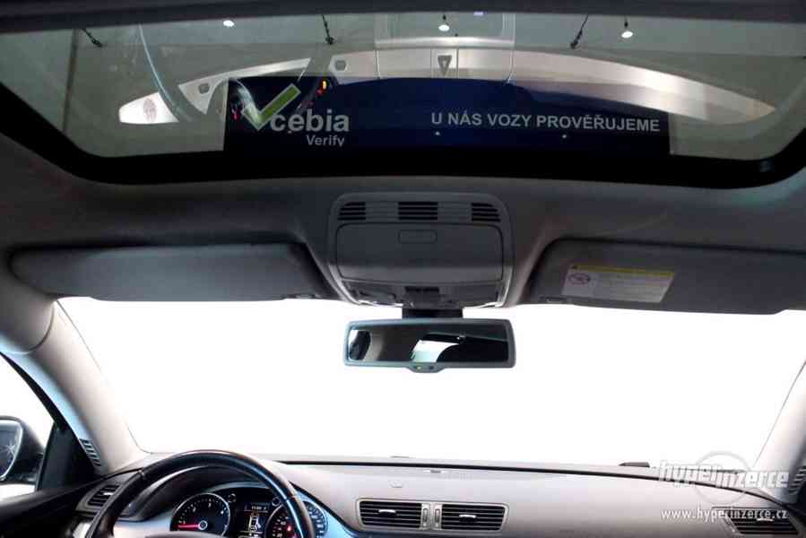 VW Passat B6 2.0 TDI DSG 125kW Exclusive Navi - foto 36