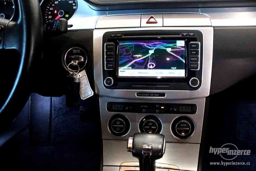VW Passat B6 2.0 TDI DSG 125kW Exclusive Navi - foto 39