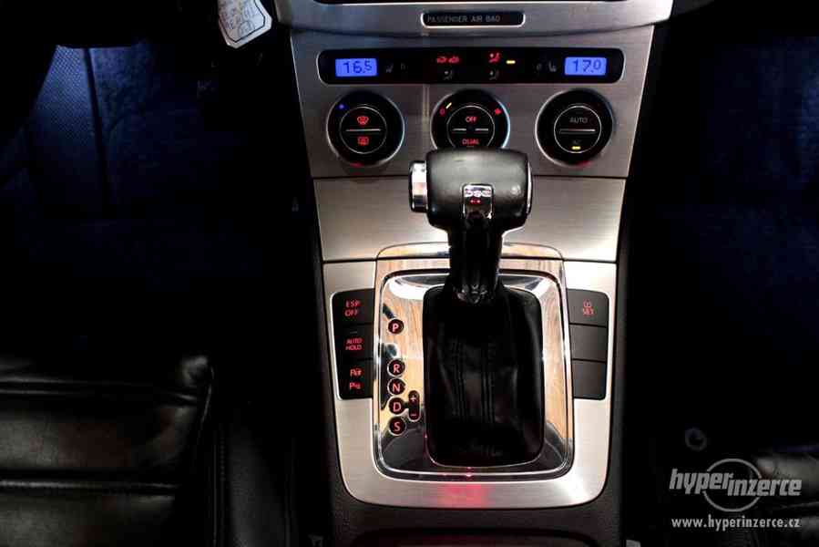 VW Passat B6 2.0 TDI DSG 125kW Exclusive Navi - foto 41