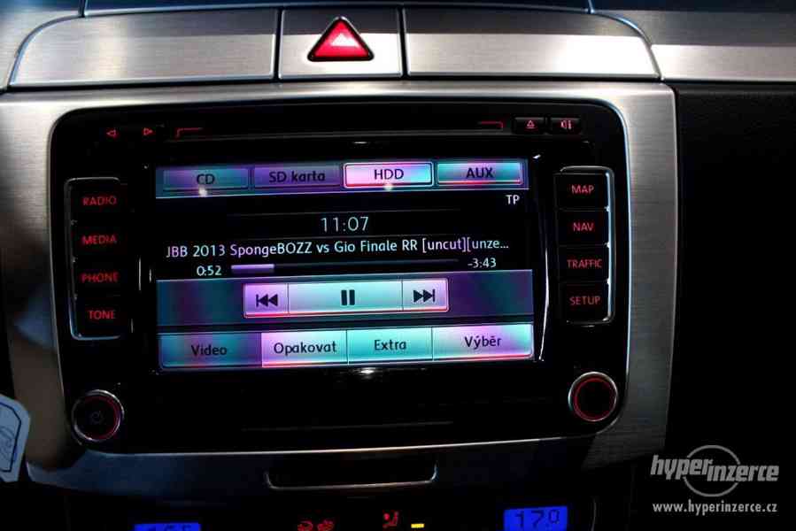 VW Passat B6 2.0 TDI DSG 125kW Exclusive Navi - foto 45