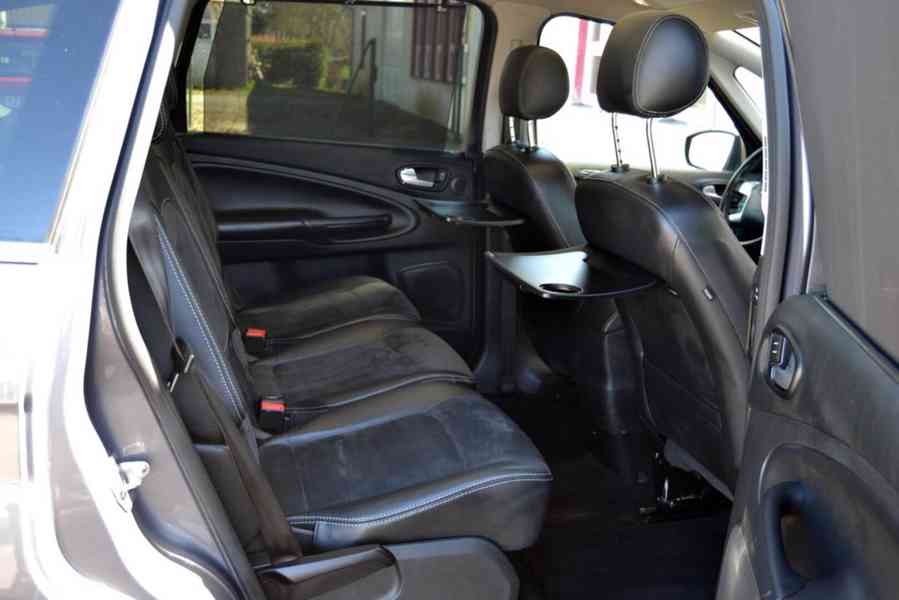 Ford S-Max 2.0 TDCI 103kW Titanium Panorama Xenon - foto 12