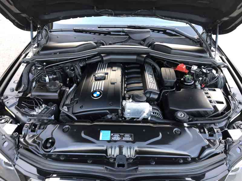 Automobil BMW  F 60 525 - foto 9
