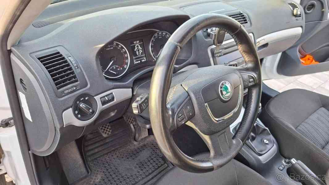 Škoda Octavia 2,0   tdi - foto 16