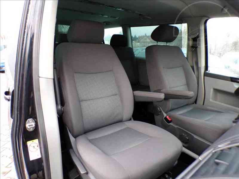 Volkswagen Caravelle 2,0 TDI AUTOMAT,TAŽNÉ ZAŘÍZENÍ - foto 13