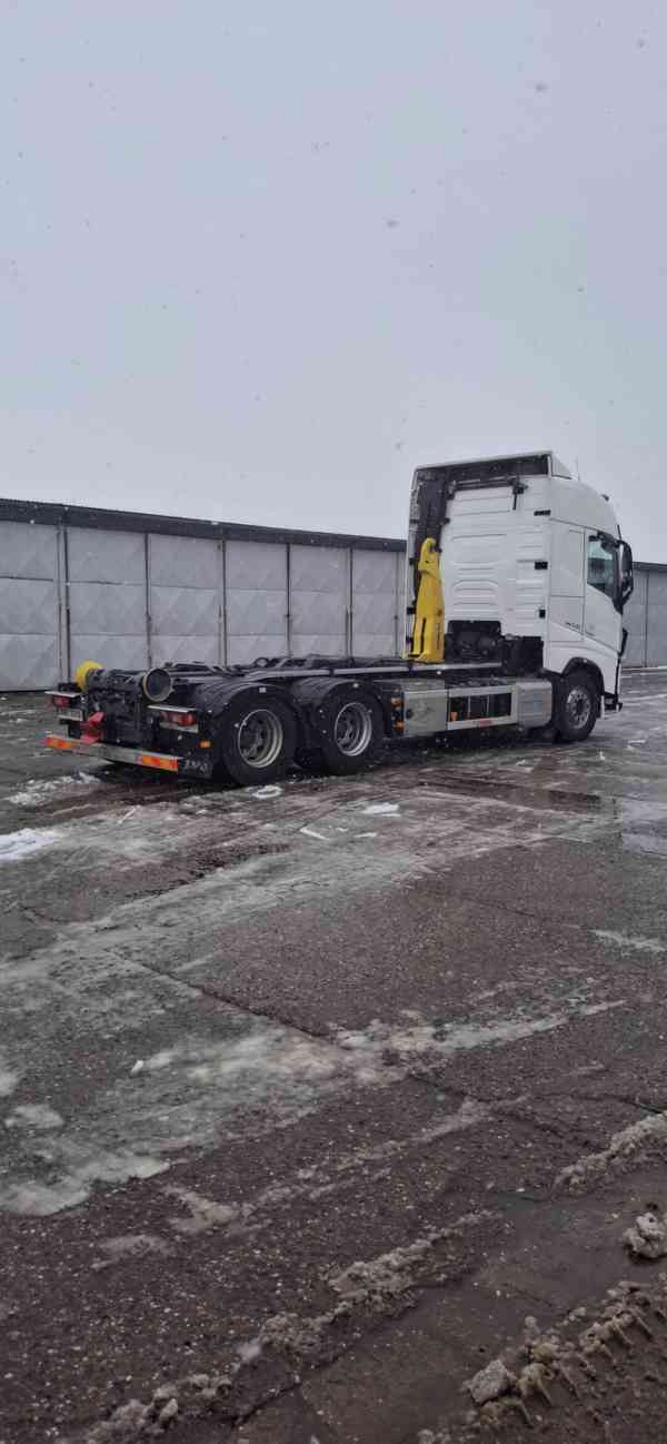 Hákový nosič kontejnerů Volvo 5800 FH 540 - foto 16