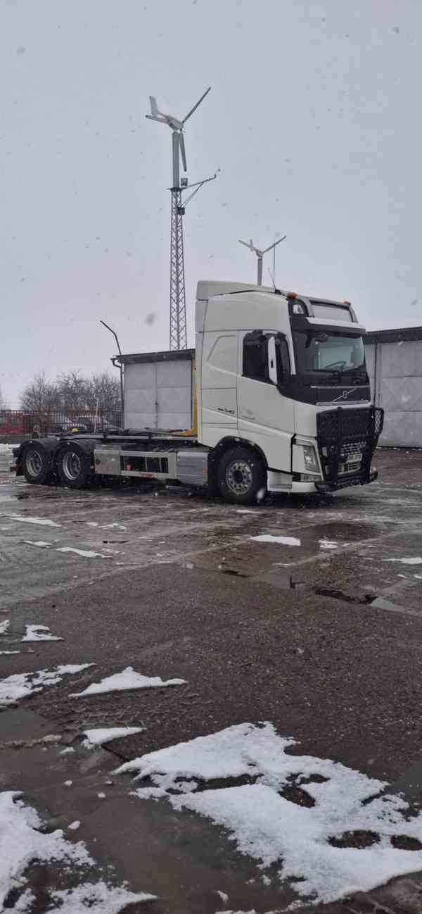 Hákový nosič kontejnerů Volvo 5800 FH 540 - foto 12