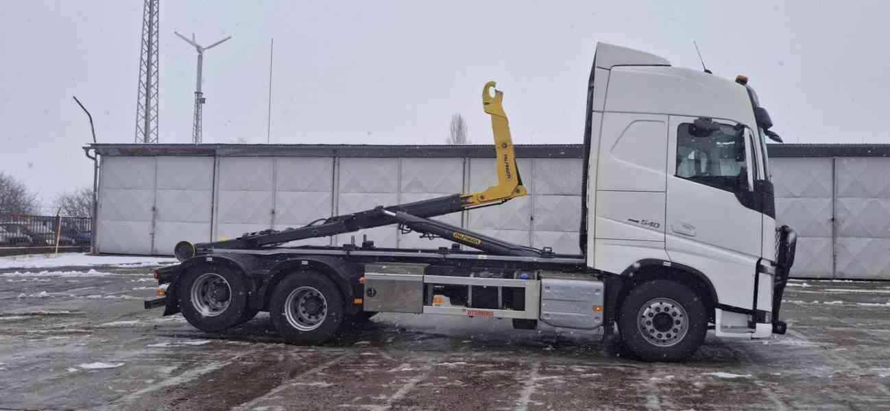 Hákový nosič kontejnerů Volvo 5800 FH 540 - foto 23