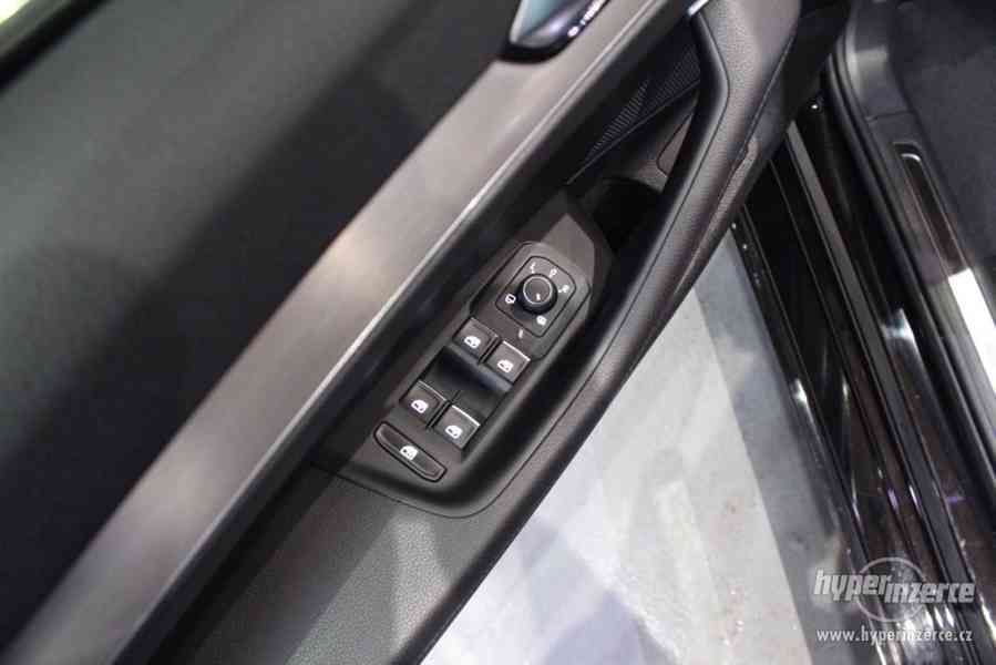 VW Passat B8 2.0 TDI DSG  Info display Panorama 2018 - foto 21