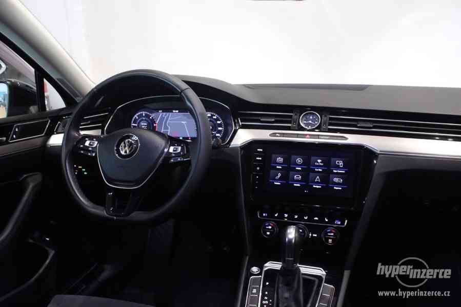 VW Passat B8 2.0 TDI DSG  Info display Panorama 2018 - foto 32