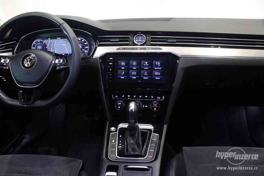 VW Passat B8 2.0 TDI DSG  Info display Panorama 2018 - foto 33