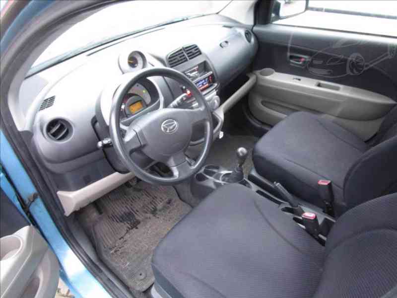 Daihatsu Sirion 1,3 i,16V NOVÁ STK - foto 7