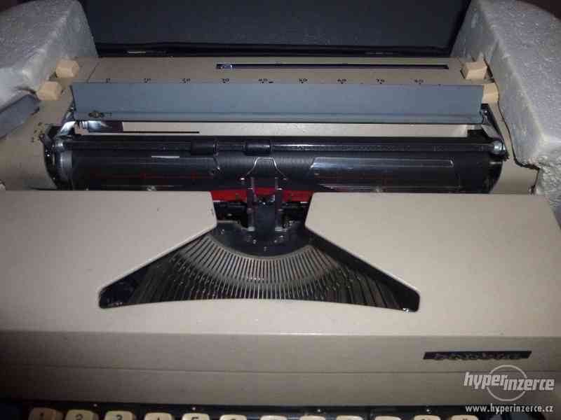 Funkční psací stroj - foto 2