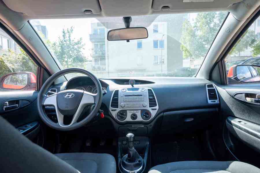Prodám Hyundai i20 1.2i + LPG (57 kW), r.v. 2012 – na opravu - foto 7