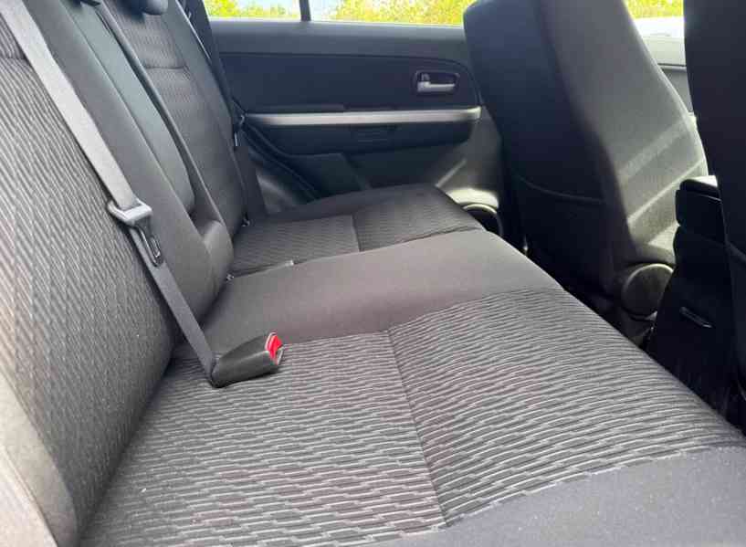 Suzuki Grand Vitara 2.4i Club benzín 124kw - foto 6