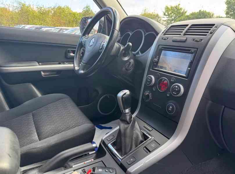 Suzuki Grand Vitara 2.4i Club benzín 124kw - foto 7