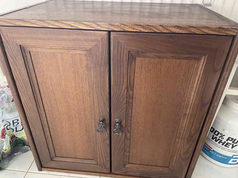 Skříňka dřevěná  - foto 2