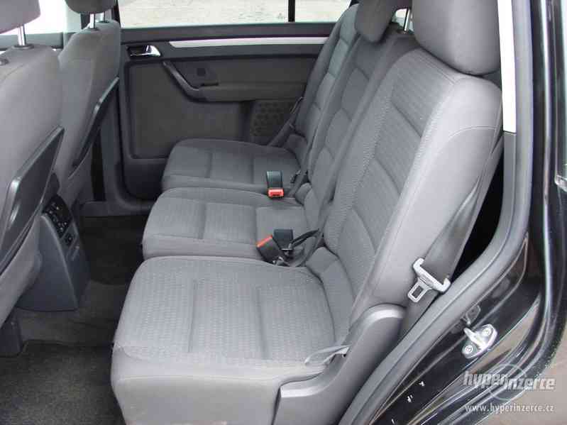 VW Touran 1.9 TDI r.v.2005 (77 kw) 7 míst - foto 14