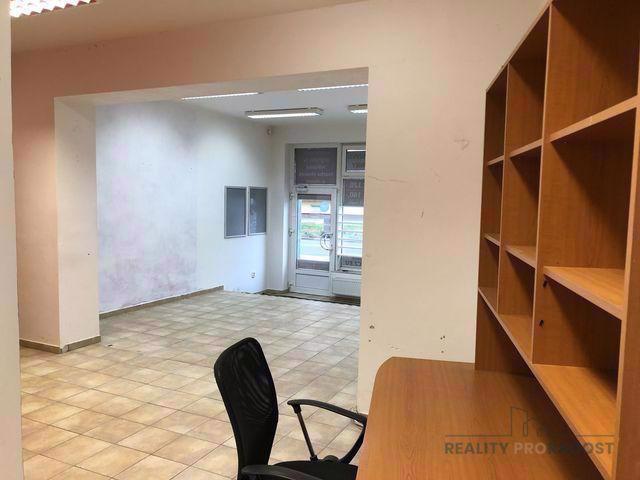 Pronájem kancelářských či obchodních prostor (45,9 m2) v centru města, Hodonín, okres Hodonín - foto 4