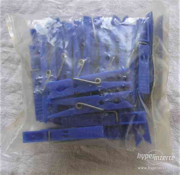 nové modré plastové kolíčky na prádlo - foto 4