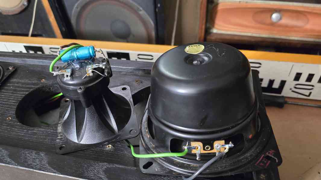 Center AQ 061 - reproduktory TESLA ARN 130-60/4 - foto 2