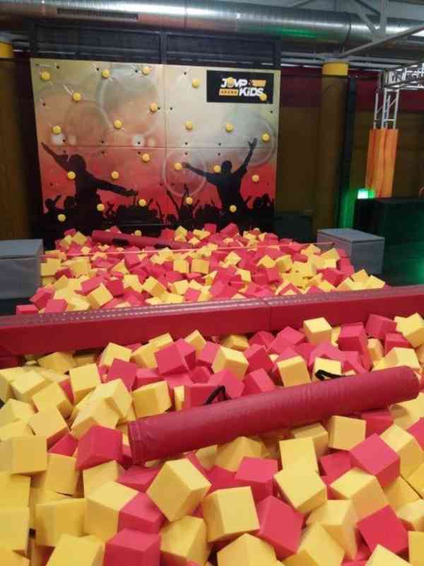 Kompletní Trampolínové Centrum a Dětské Hřiště (636 m²) – Vč - foto 16