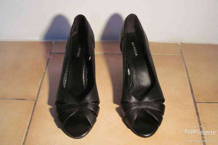 Černé boty na podpatku Merona vel. 39 - foto 2