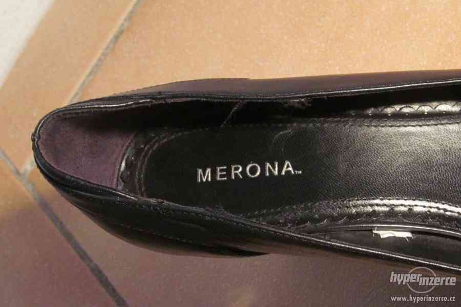Černé boty na podpatku Merona vel. 39 - foto 7