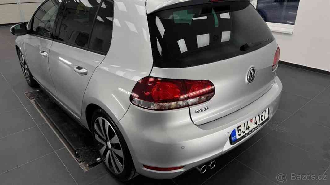 Volkswagen Golf 2,0 VI GTD 2010 - foto 12