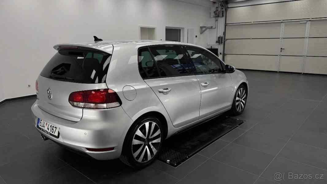 Volkswagen Golf 2,0 VI GTD 2010 - foto 4