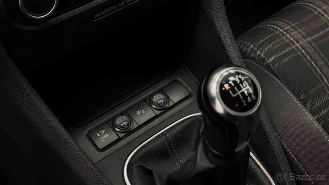 Volkswagen Golf 2,0 VI GTD 2010 - foto 13