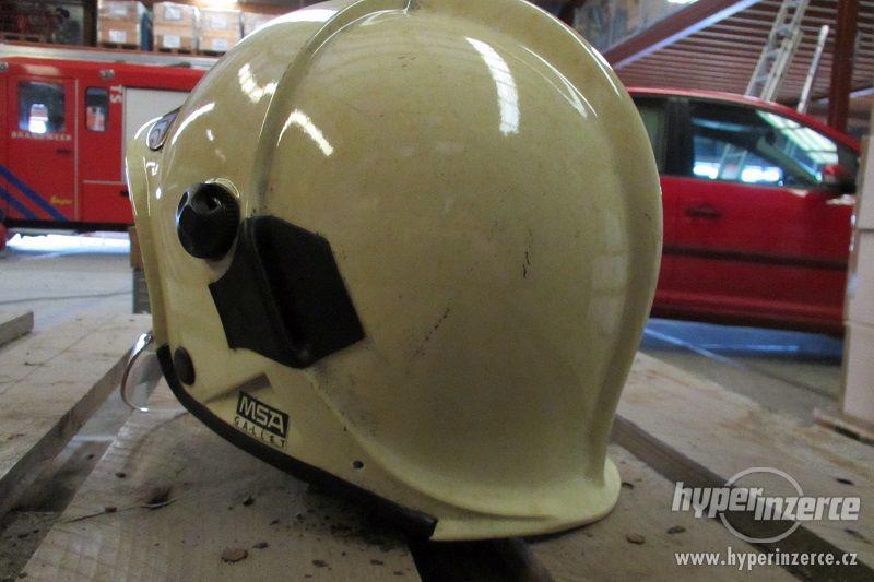 Prodáme hasičské helmy Gallet MSA - foto 2