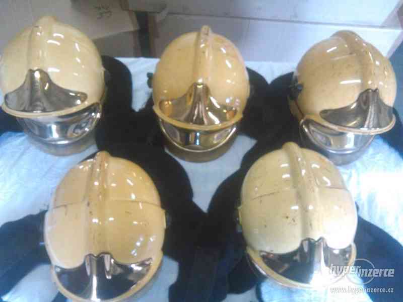 Prodáme hasičské helmy Gallet MSA - foto 18